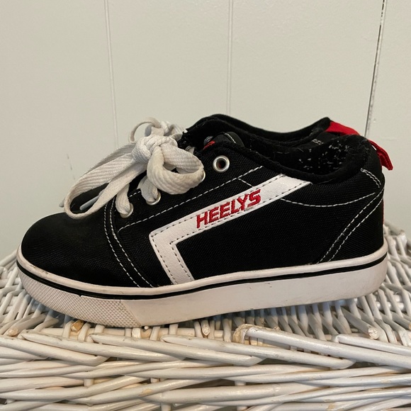 Black and white heelys - Picture 3 of 5
